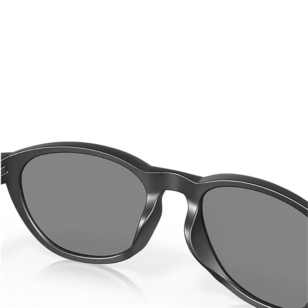 Reedmace Solbriller i farven Matte sort Ink W/Prizm sort nærbillede af materiale