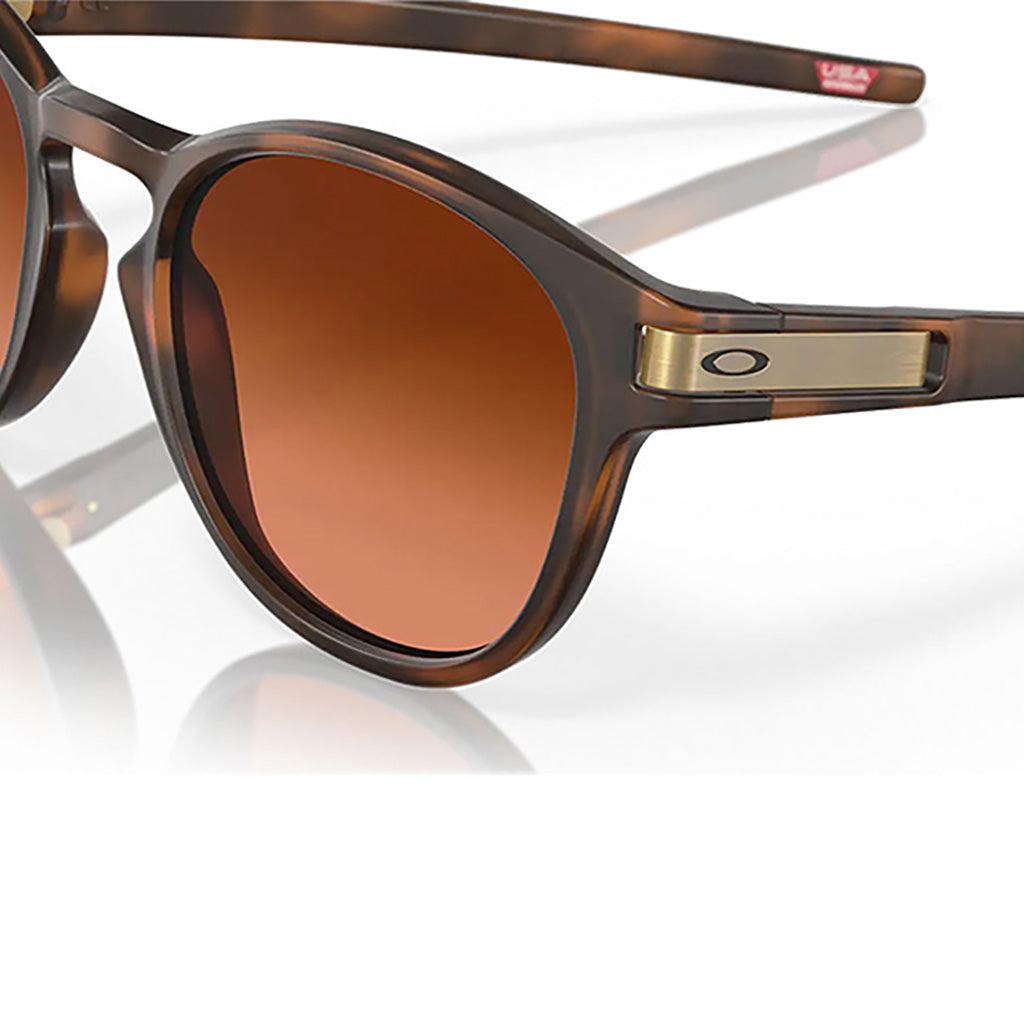 Latch Solbriller i farven Matte brun Tortoise W/Prizm brun Gradient detalje