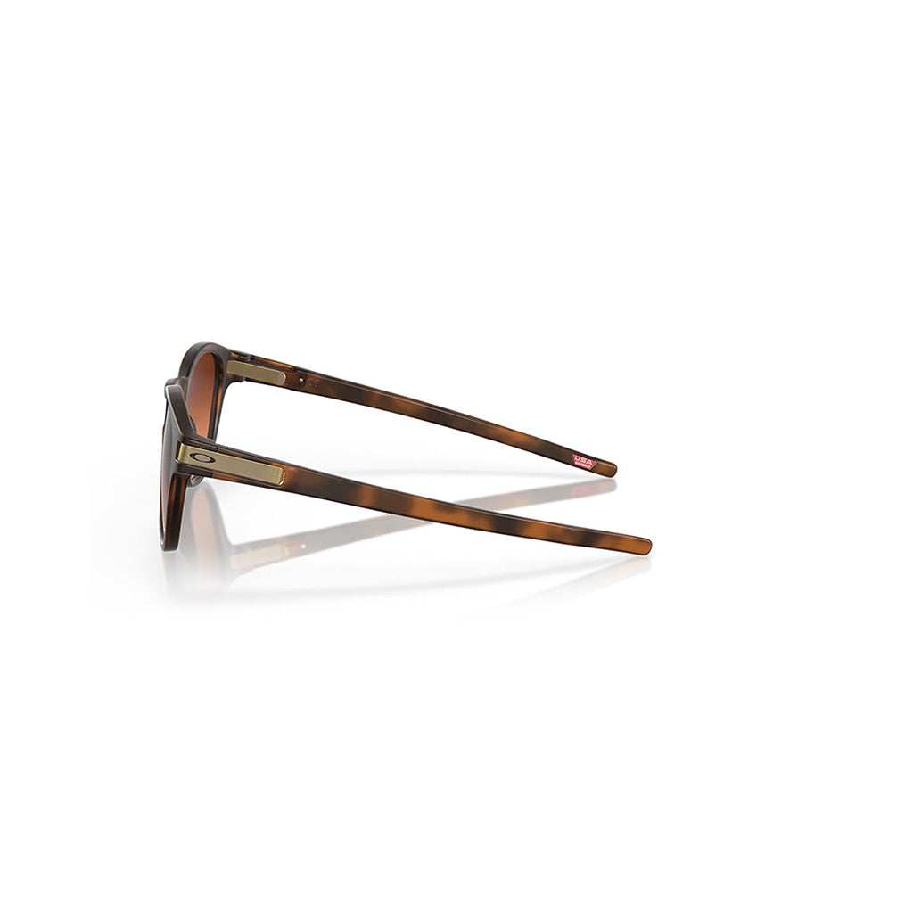 Latch Solbriller i farven Matte brun Tortoise W/Prizm brun Gradient set fra venstre side