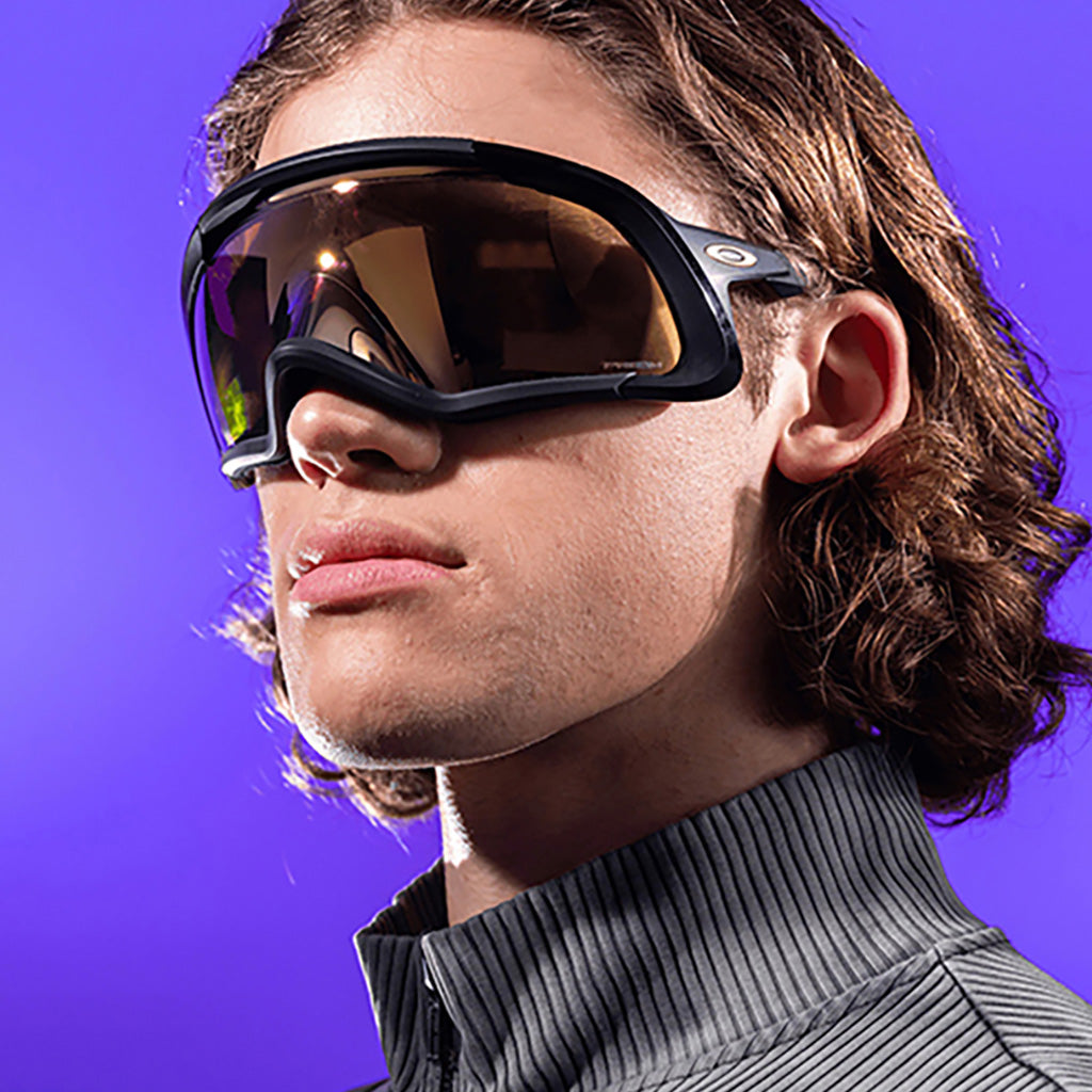 En Skibrille, Flex Scape Skibriller i farven Prizm 24K set forfra på model