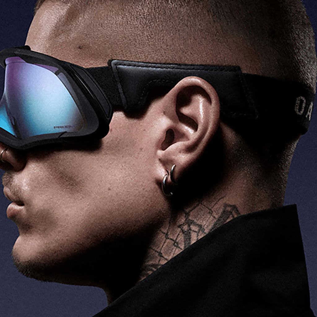 En Skibrille, Flex Scape Skibriller i farven Prizm Snow Sapphire set fra venstre side