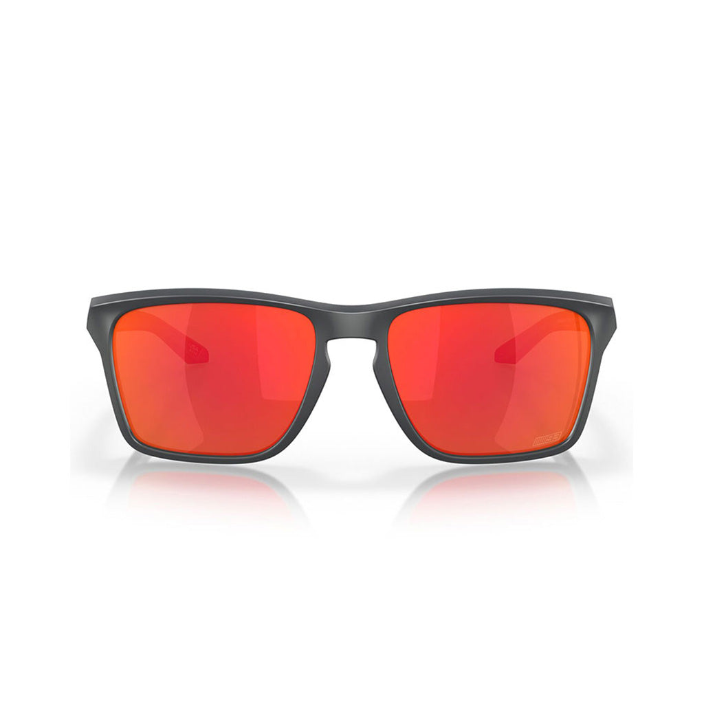 Sylas Solbriller i farven Matte Carbon W Prizm Ruby set forfra