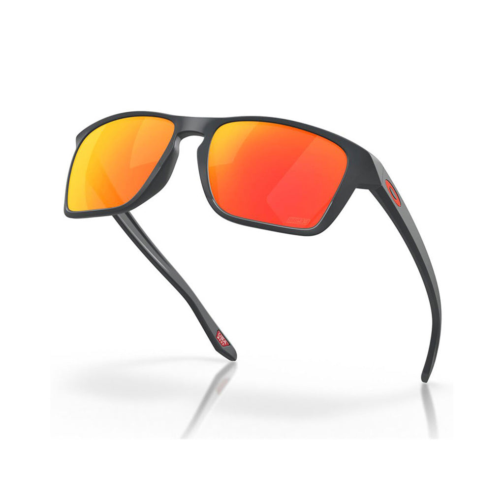 Sylas Solbriller i farven Matte Carbon W Prizm Ruby perspektiv