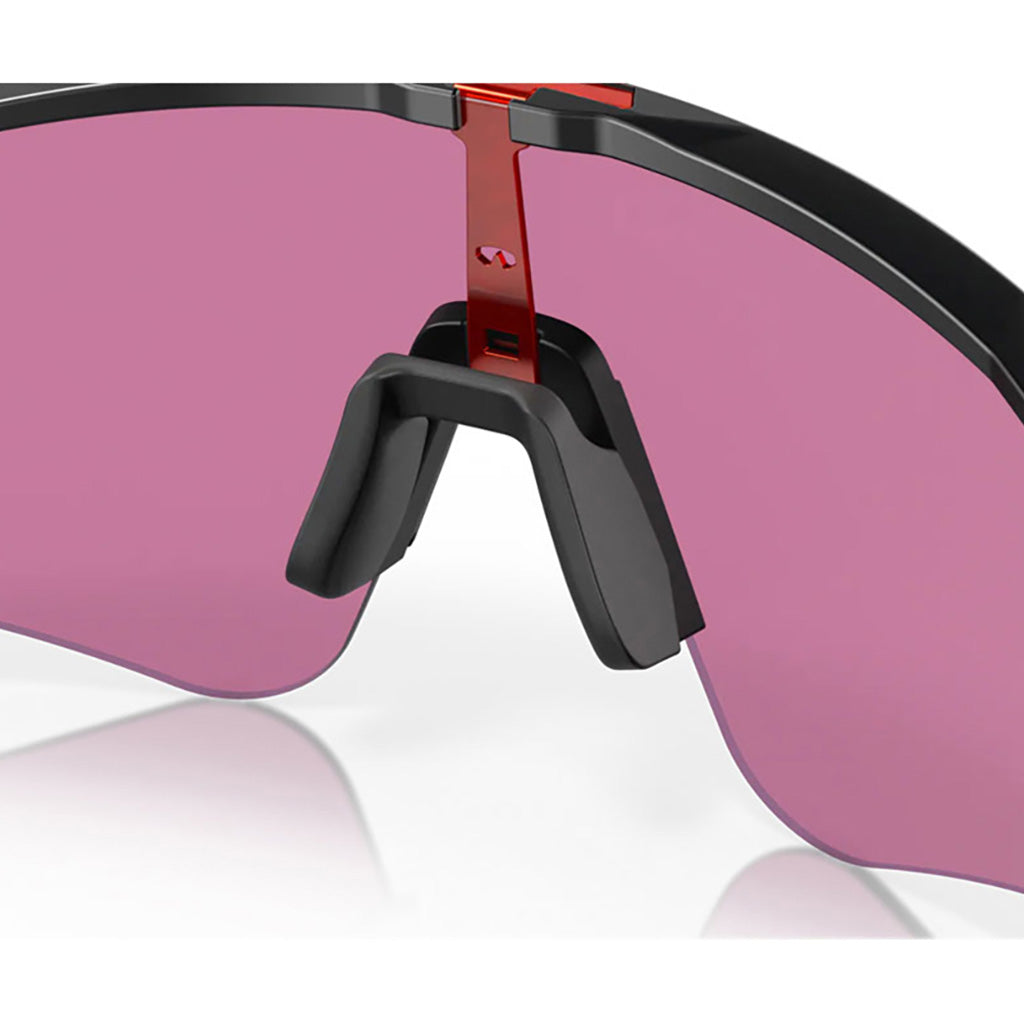 Sutro Lite Sweep Solbriller i farven Matte sort detalje