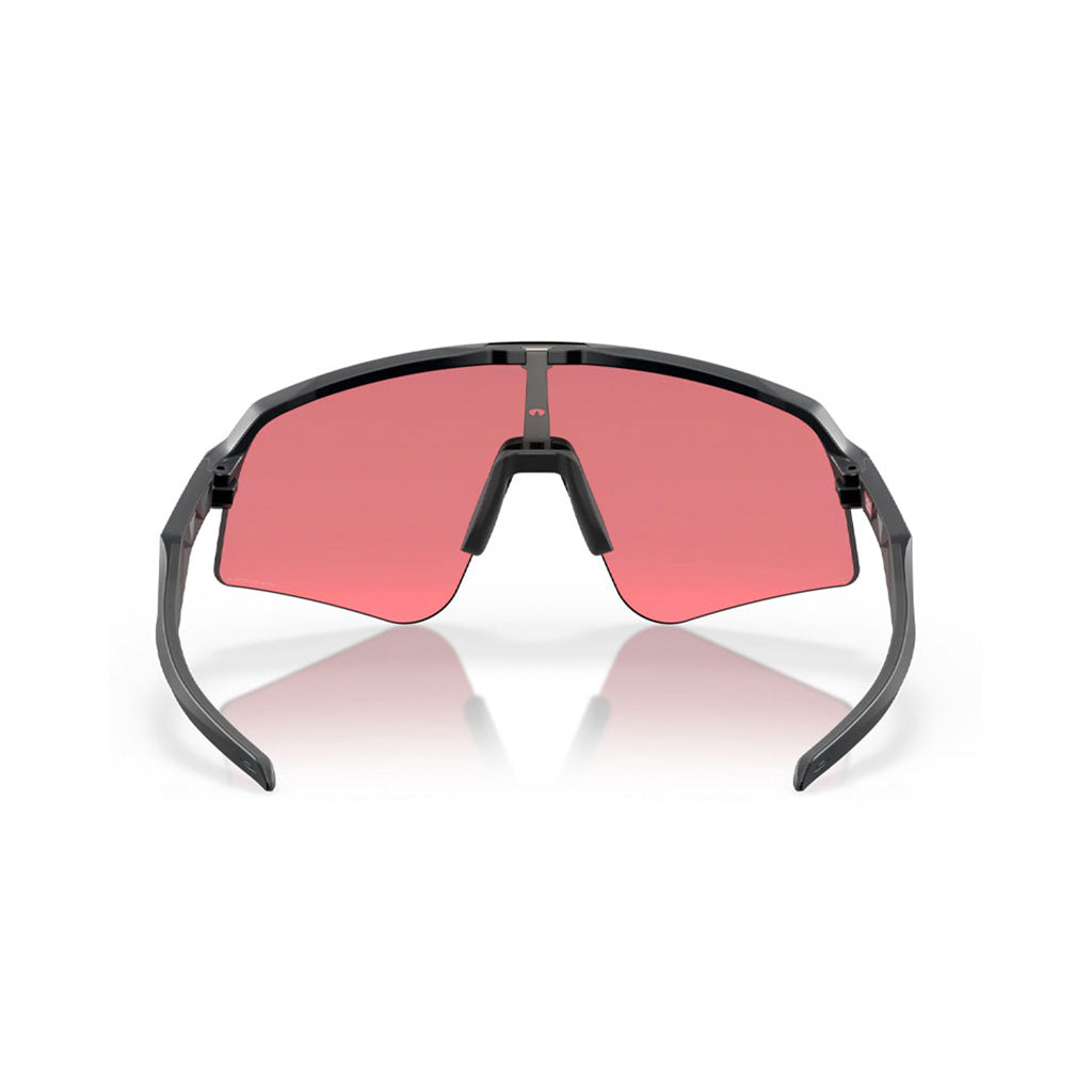 Sutro Lite Sweep Solbriller i farven Matte Carbon set bagfra