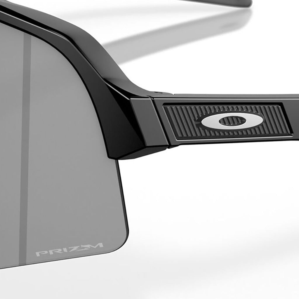 Sutro Lite Sweep Solbriller i farven Matte sort nærbillede