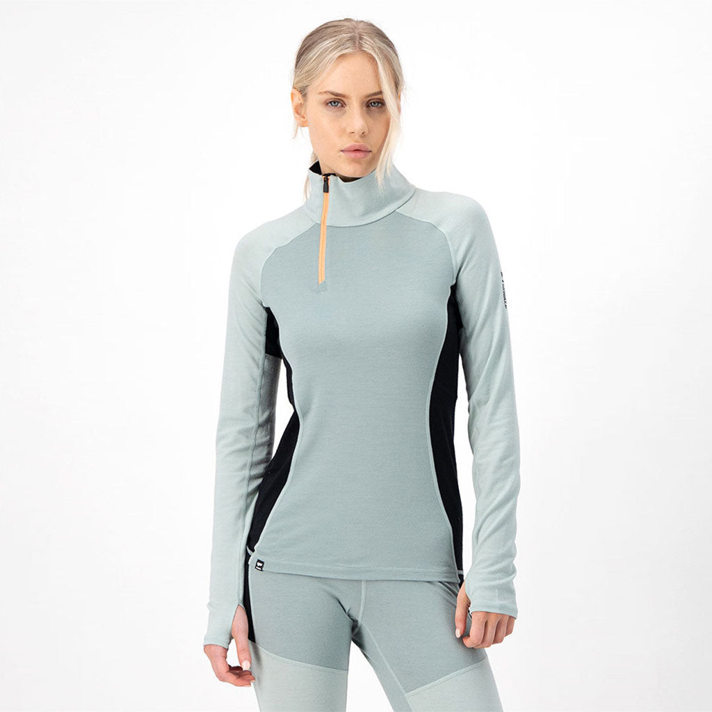 Skiundertøj, Olympus Half Zip i farven Glacier / Dew / sort set forfra