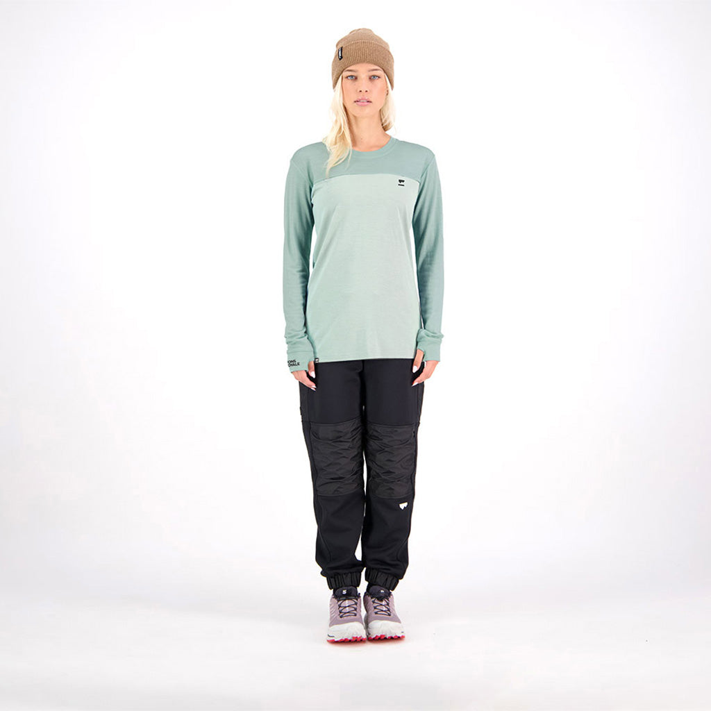 Yotei BF LS Midlayer i farven Glacier / Dew set forfra