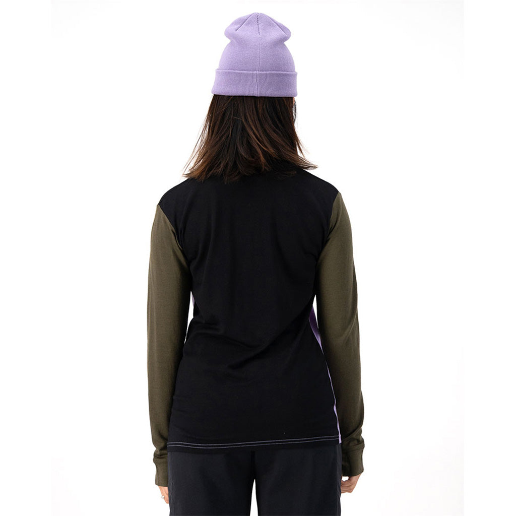 Yotei BF LS Midlayer i farven Lupin / Dark Olive / sort set bagfra