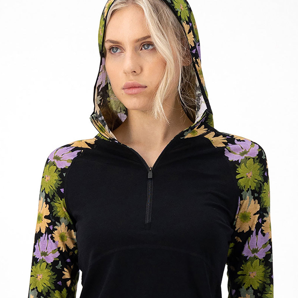 Bella Tech Hood Midlayer i farven Alpine Bloom / sort set forfra