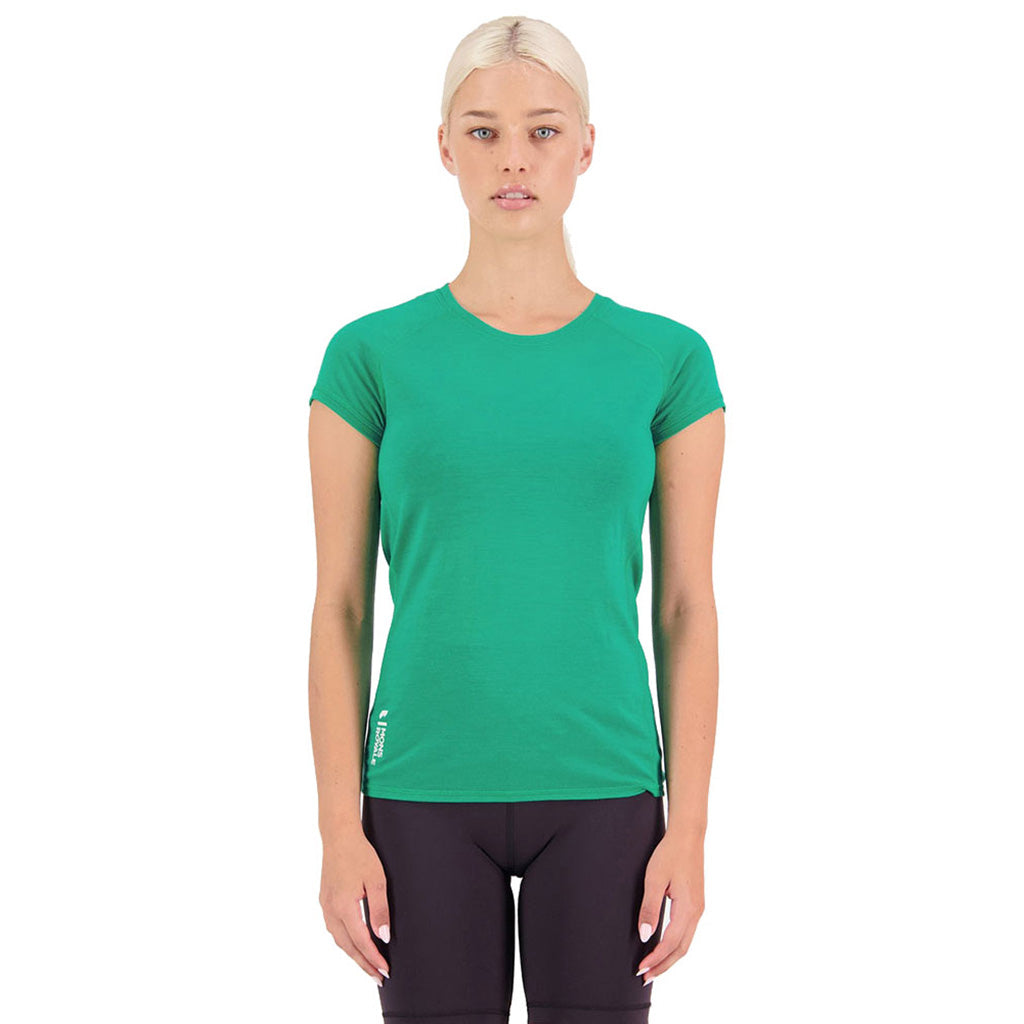 Skiundertøj, Bella Tech Tee i farven Pop grøn set forfra