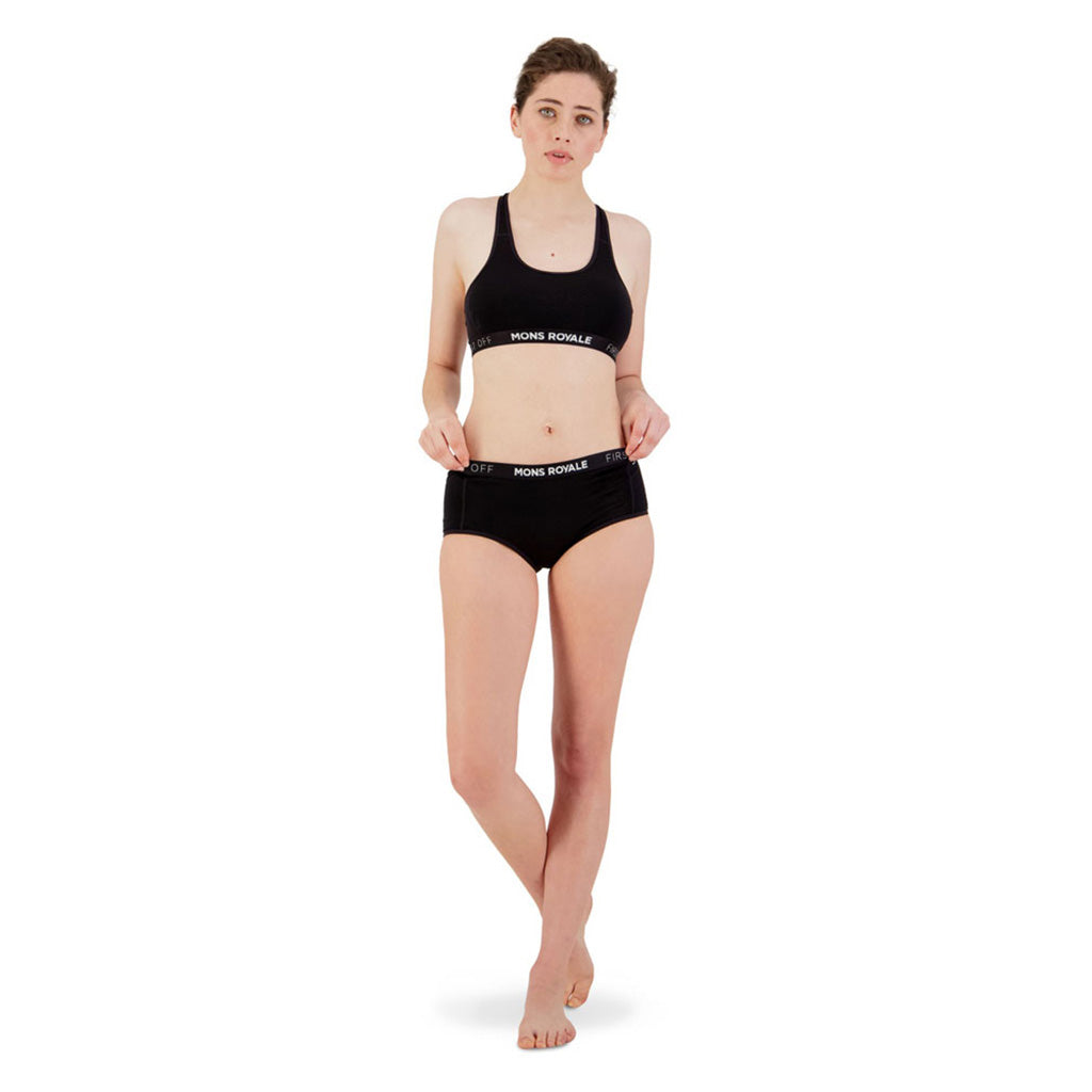 Undertøj, Sylvia Boyleg i farven sort set forfra