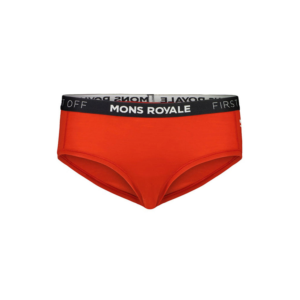 En Undertøj, Sylvia Boyleg i farven Retro rød