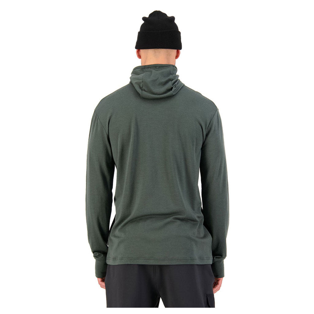 En Langærmet T-shirt, Yotei Powder Hood LS i farven Rosin / sort set bagfra