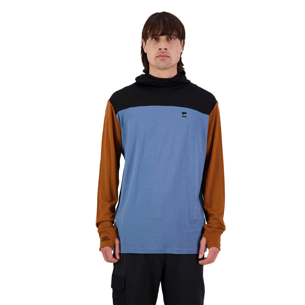 En T-Shirt, Yotei Powder Hood LS i farven Retro Valley set forfra
