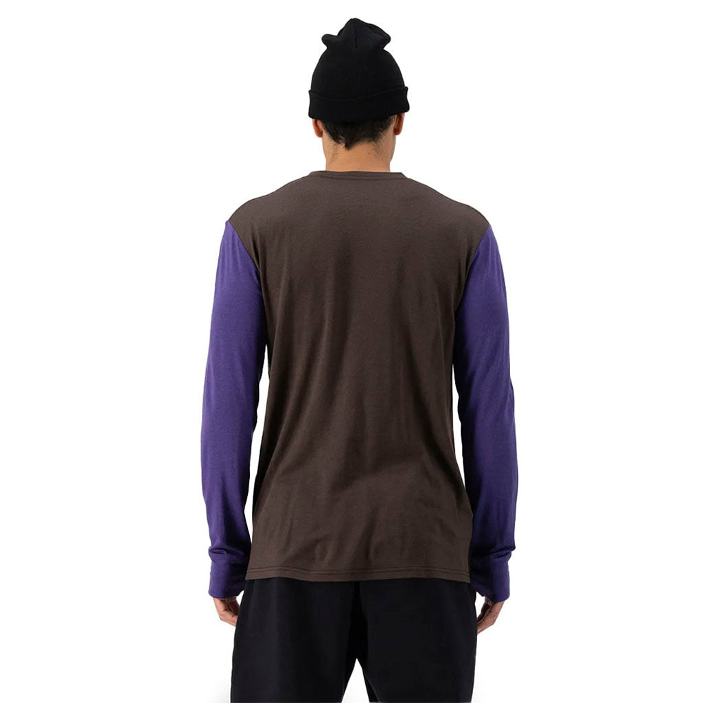Yotei LS Midlayer i farven Violet / Cedar / sort set bagfra