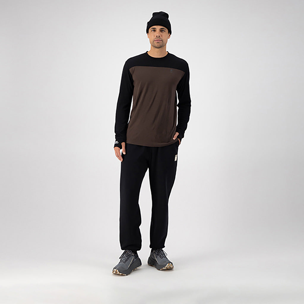 Yotei LS Midlayer i farven Cedar / sort set forfra