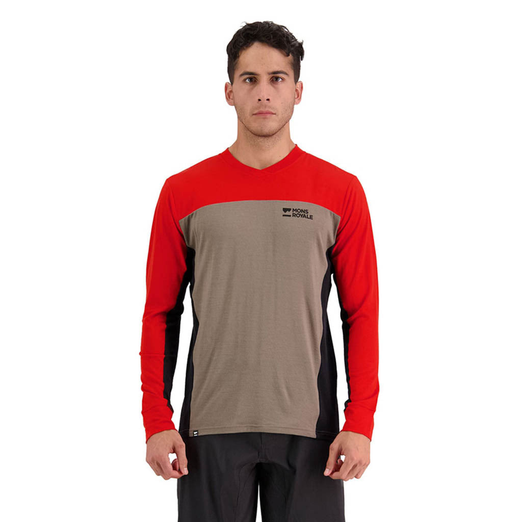 En T-Shirt, rødwood Enduro VLS i farven Retro rød / sort / Walnut set forfra