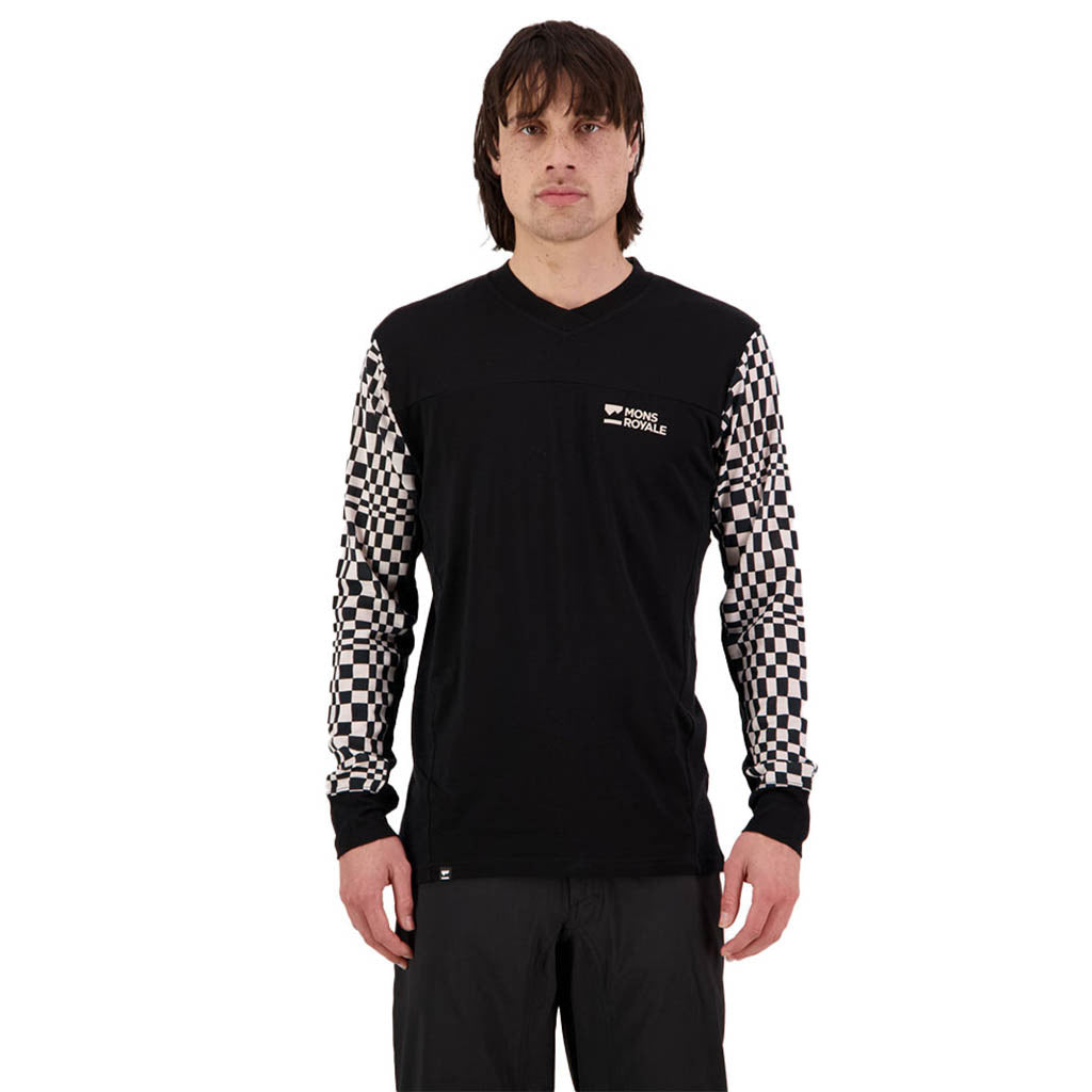 En T-Shirt, rødwood Enduro VLS i farven Checkers / sort set forfra