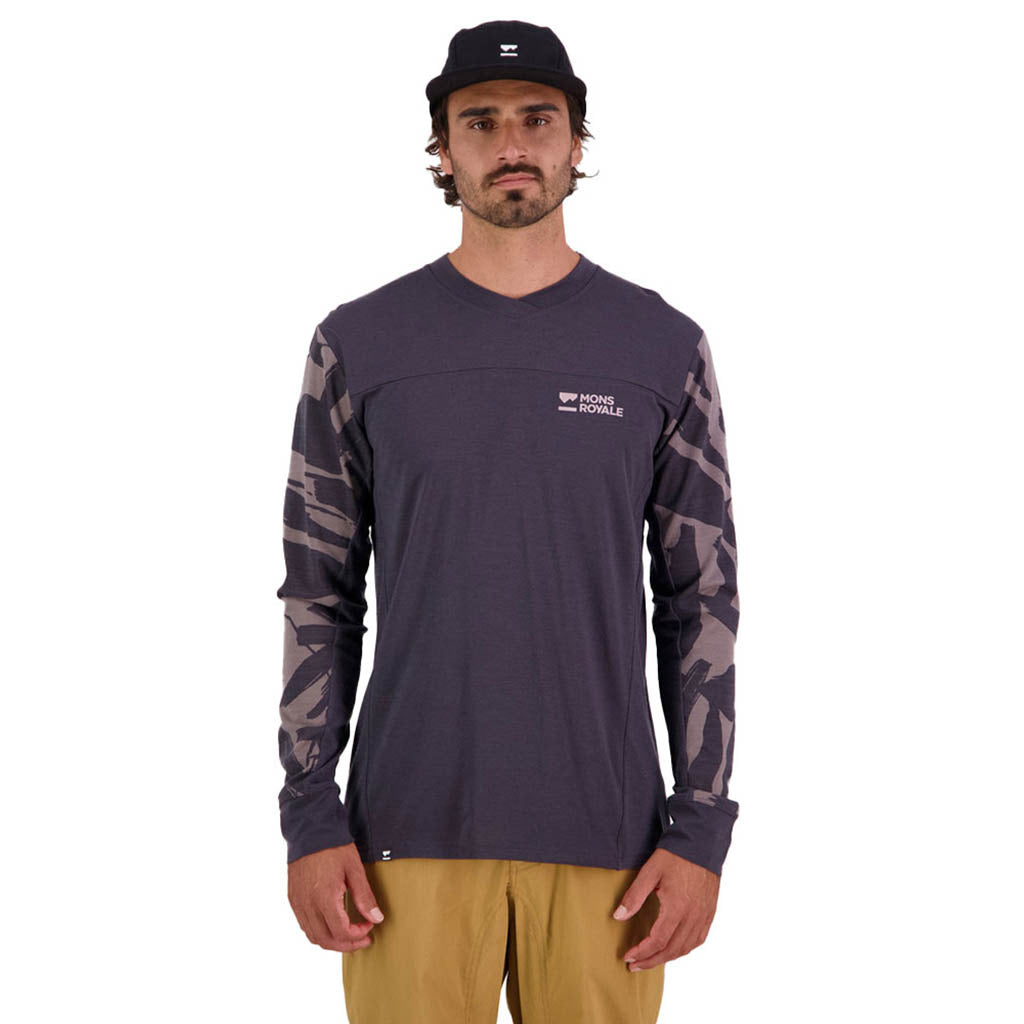 En Langærmet T-shirt, rødwood Enduro VLS i farven Shale / Fragments set forfra