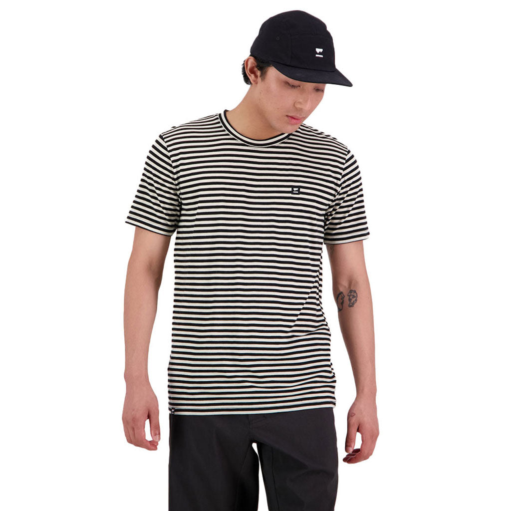 En T-Shirt, Icon i farven Mr Stripe set forfra