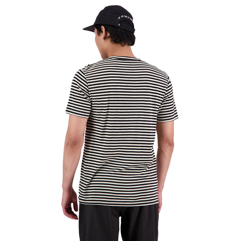 En T-Shirt, Icon i farven Mr Stripe set bagfra