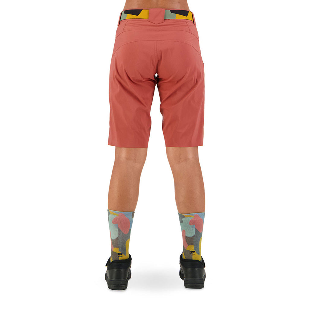 Virage Bike Shorts i farven Terracotta set bagfra