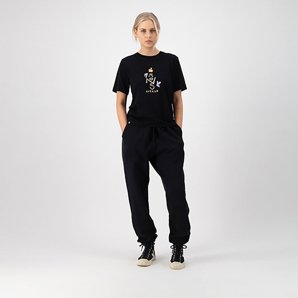 En T-Shirt, Icon Relaxed i farven sort set forfra