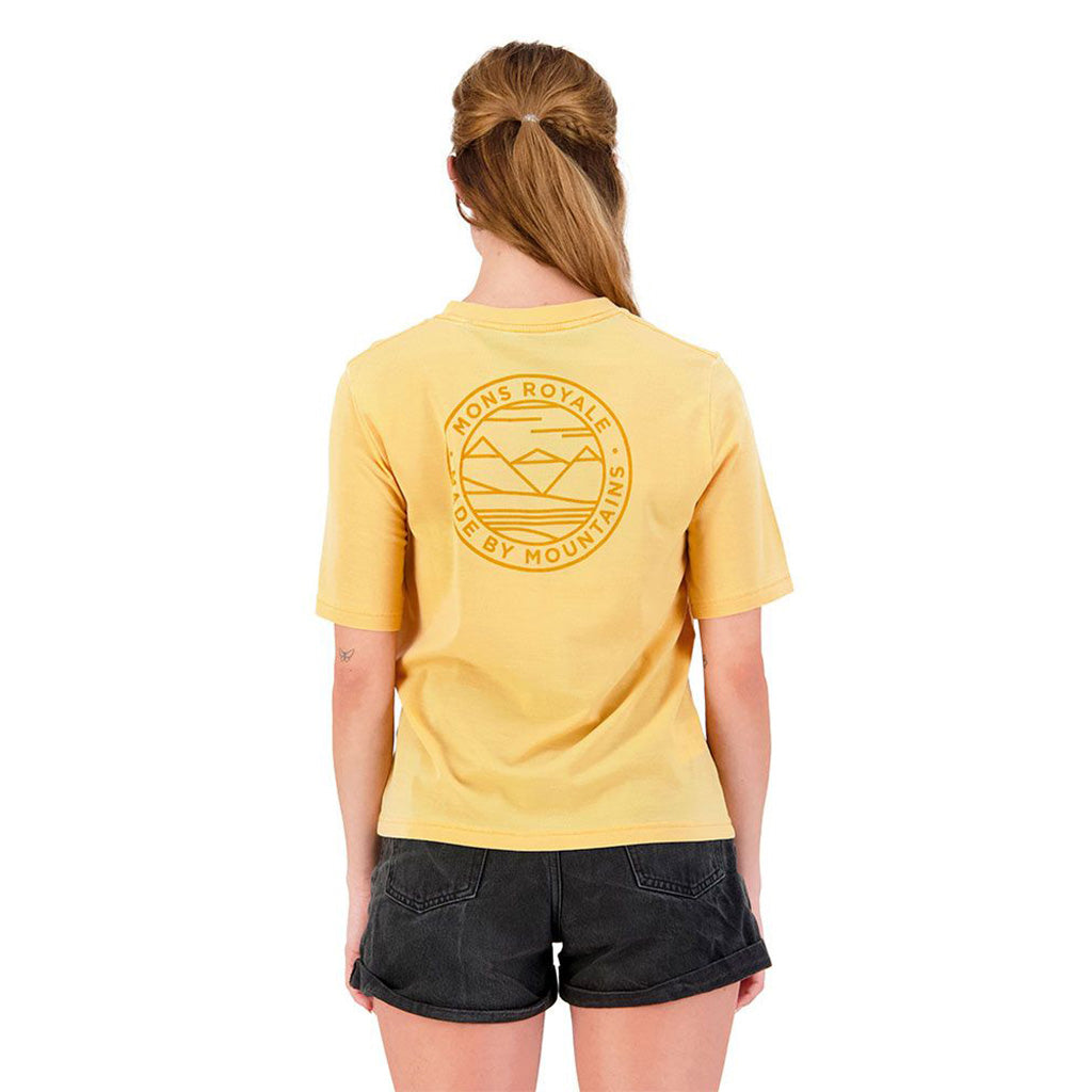 En T-Shirt, Icon Relaxed Garment i farven Dyed Washed Sunflower set bagfra