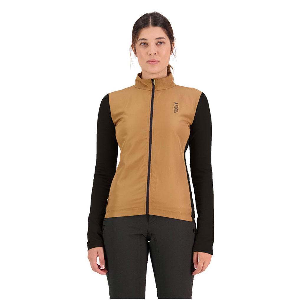 En Langærmet T-shirt, rødwood Wind Jersey i farven Toffee set forfra