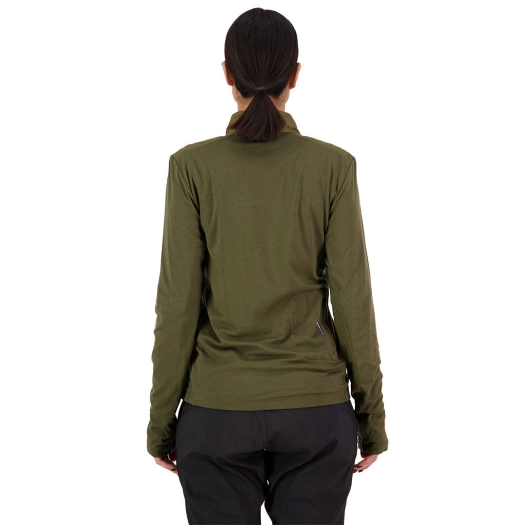 En T-Shirt, rødwood Wind i farven Dark Olive set bagfra