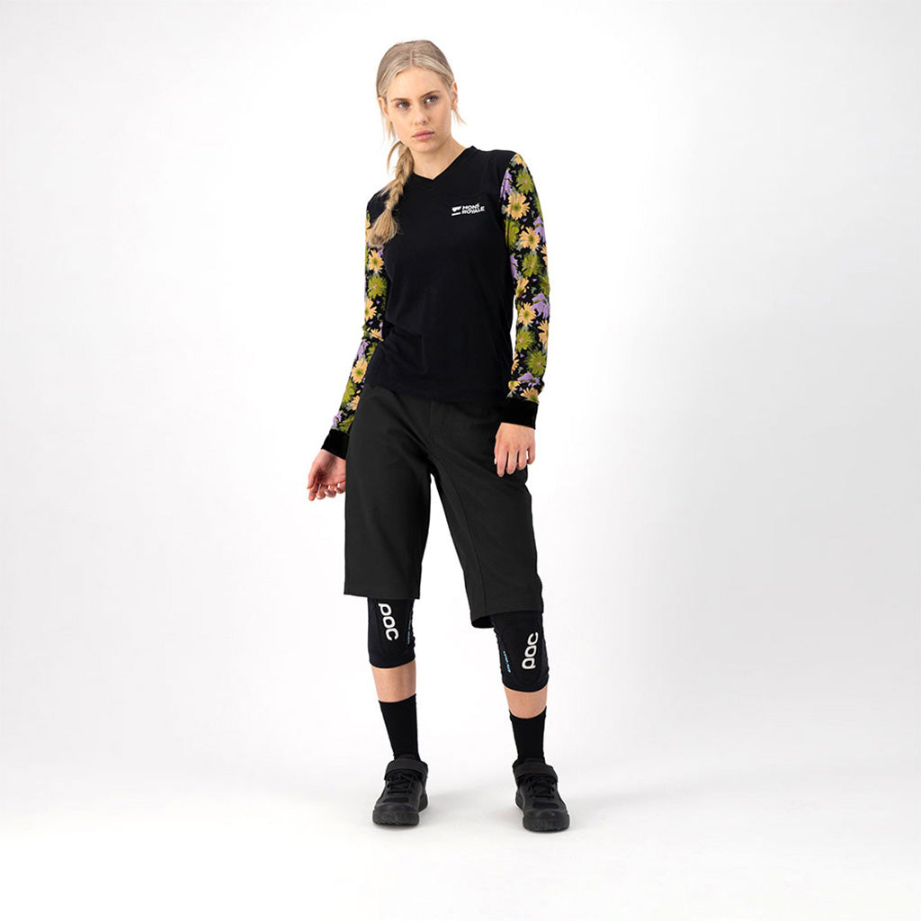 rødwood Enduro VLS Midlayer i farven Alpine Bloom / sort set forfra på model