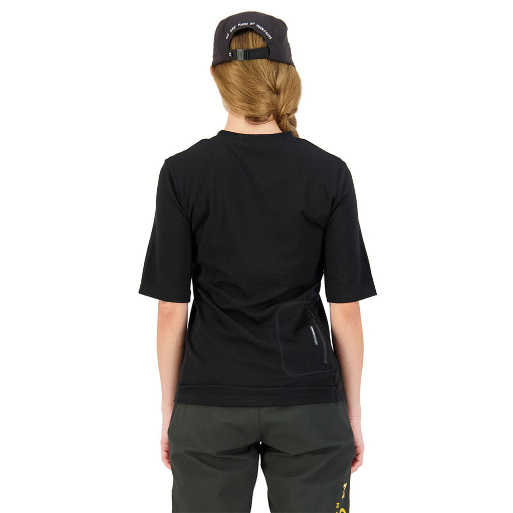 En T-Shirt, rødwood Enduro VT i farven sort set bagfra