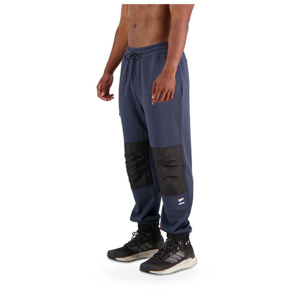 Decade Pants Midlayer i farven Midnight / sort skrå vinkel