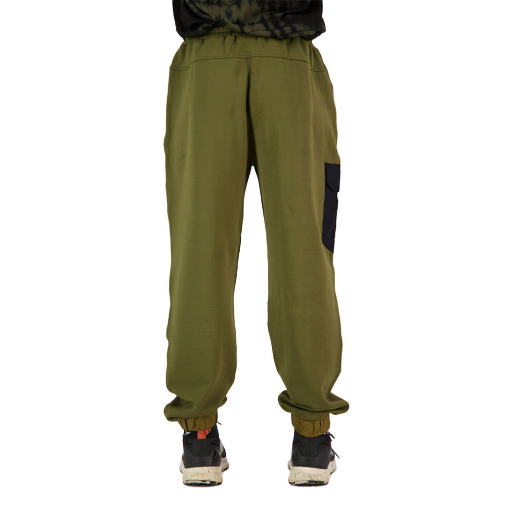 Decade Midlayer i farven Forest Floor set bagfra