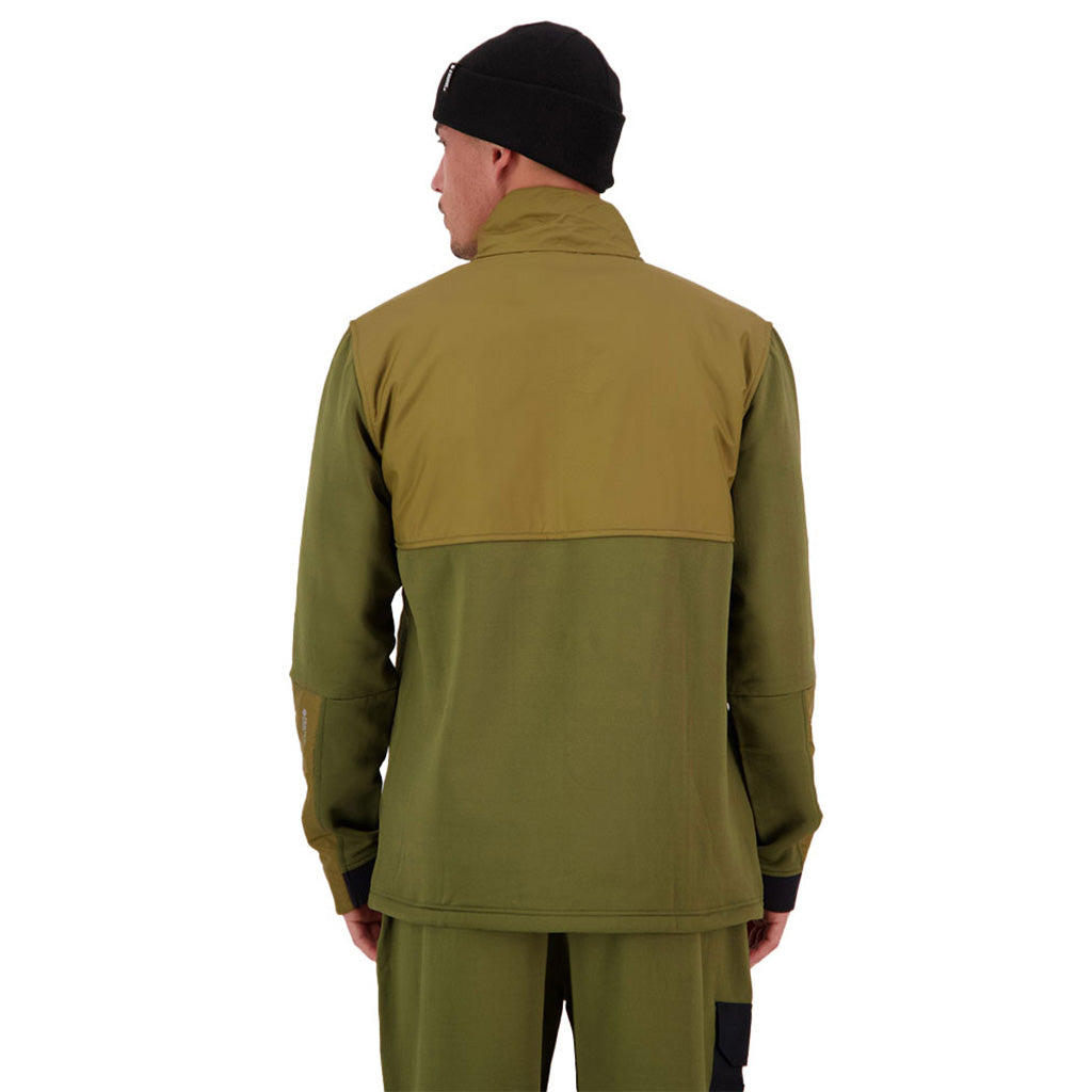 Decade Mid Midlayer i farven Forest Floor set bagfra