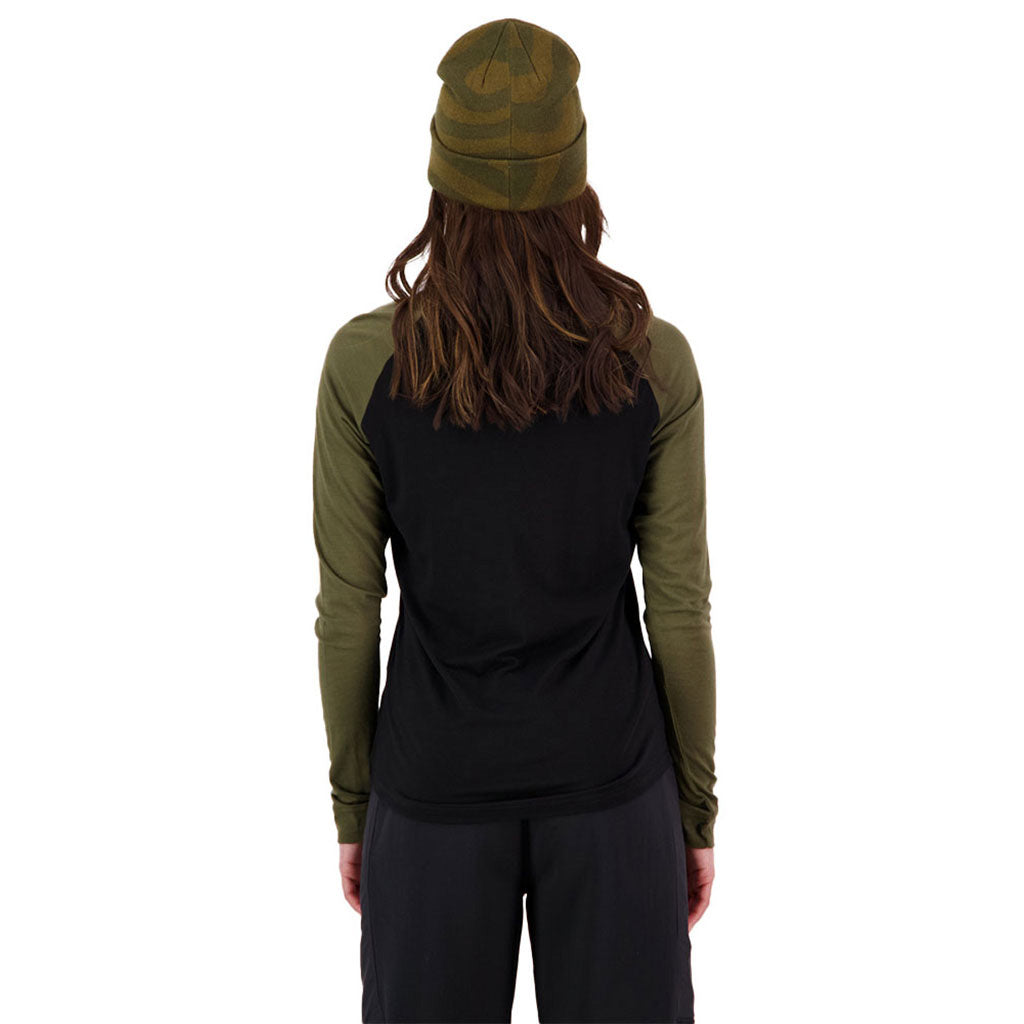 En T-Shirt, Icon Raglan i farven Dark Olive / sort set bagfra