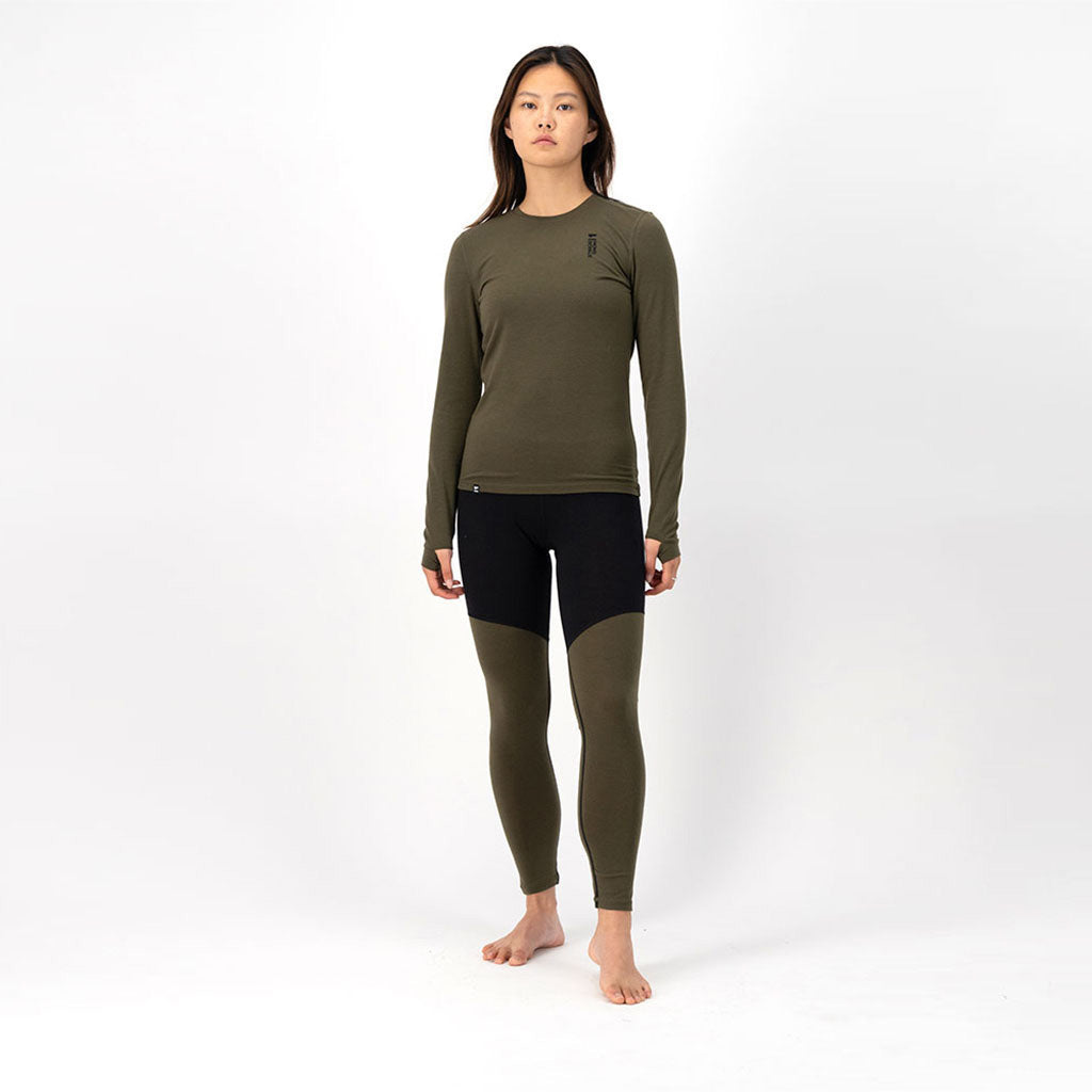 Skiundertøj, Cascade Merino Flex 200 LS i farven Dark Olive set forfra