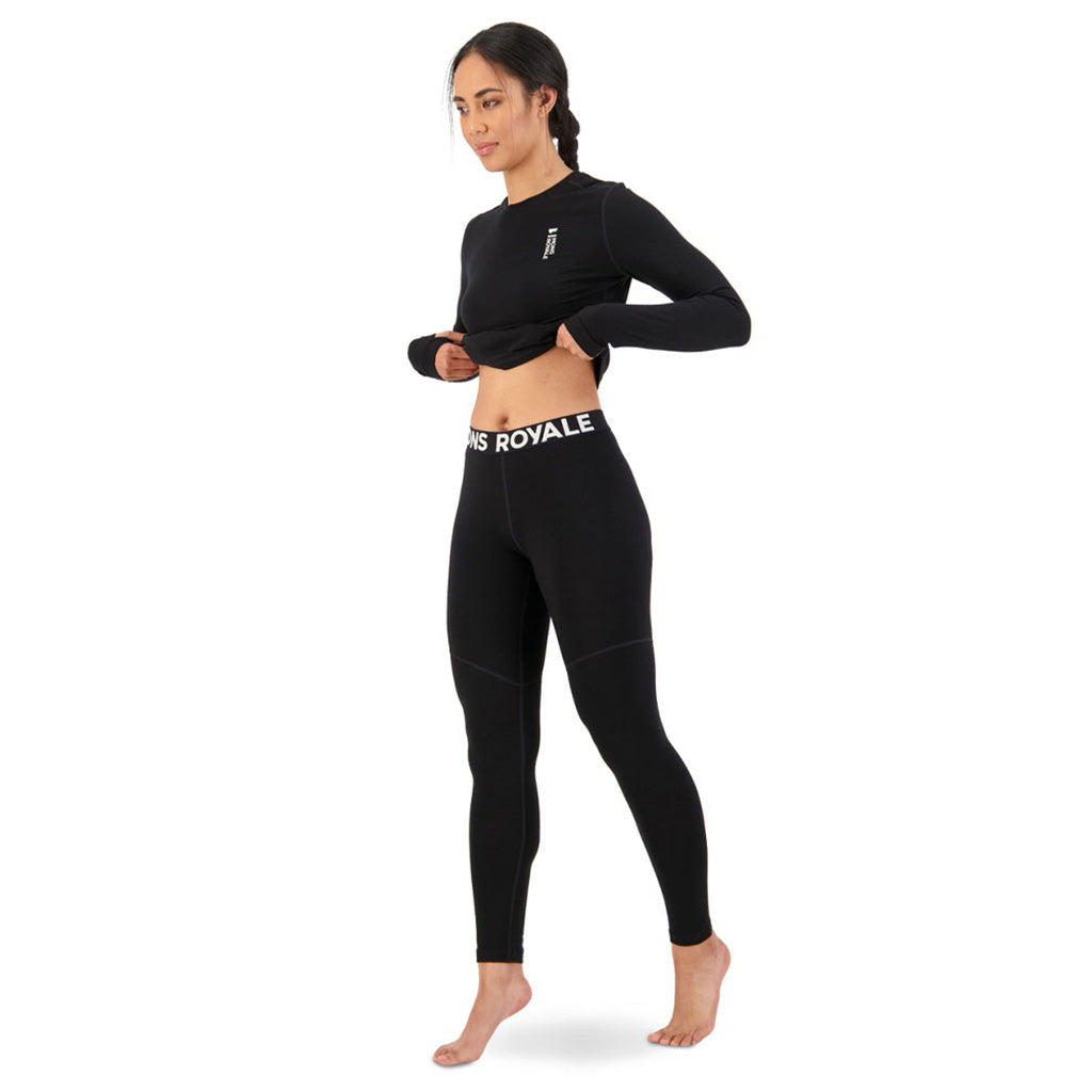 Skiundertøj, Cascade Merino Flex 200 i farven Dark Olive set fra en skrå vinkel