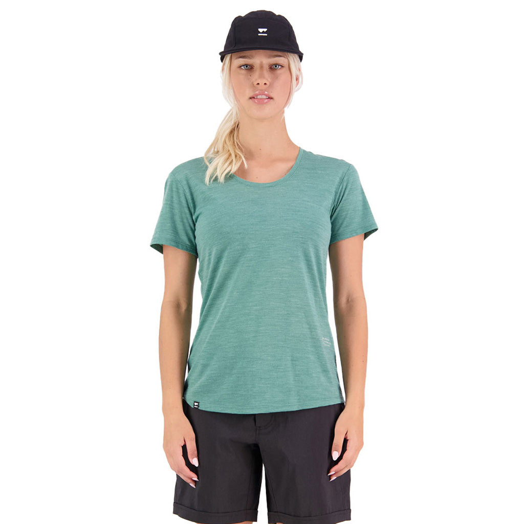 En Langærmet T-shirt, Zephyr Merino Cool Tee i farven Smokey grøn set forfra