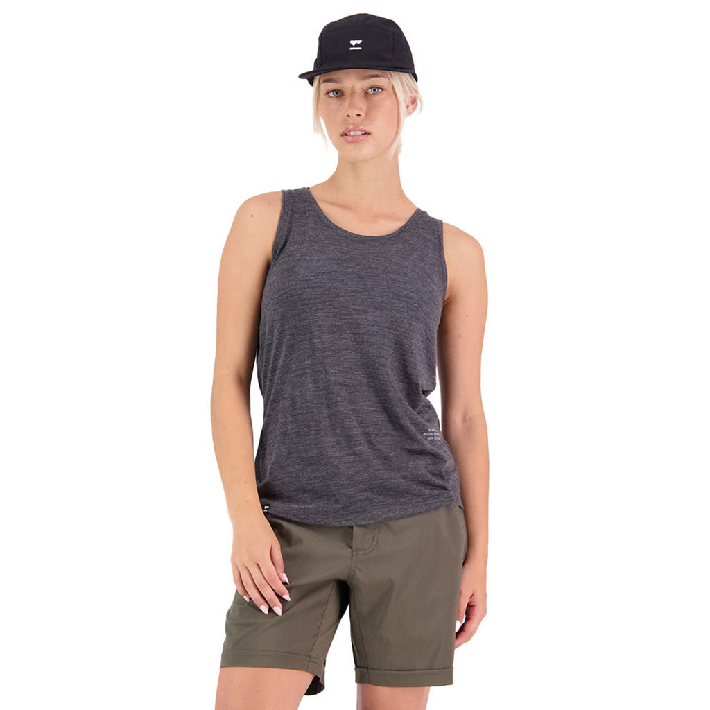 En Tank, Zephyr Merino Cool i farven Smoke set forfra på afstand