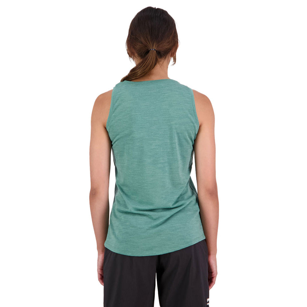 En Langærmet T-shirt, Zephyr Merino Cool Tank i farven Smokey grøn set bagfra