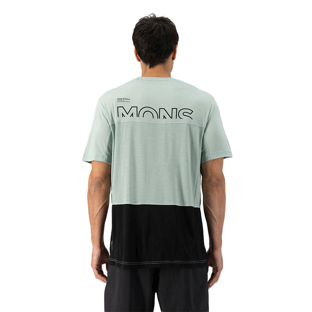 En T-Shirt, Tarn Merino Shift i farven Glacier / sort set bagfra