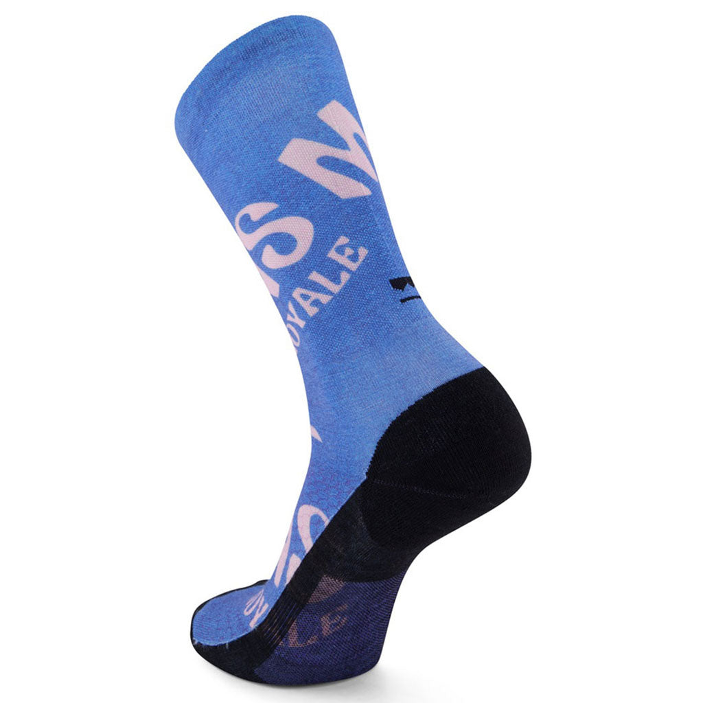 Atlas Merino Crew MTB Sokker i farven blå Trippy set fra en skrå vinkel