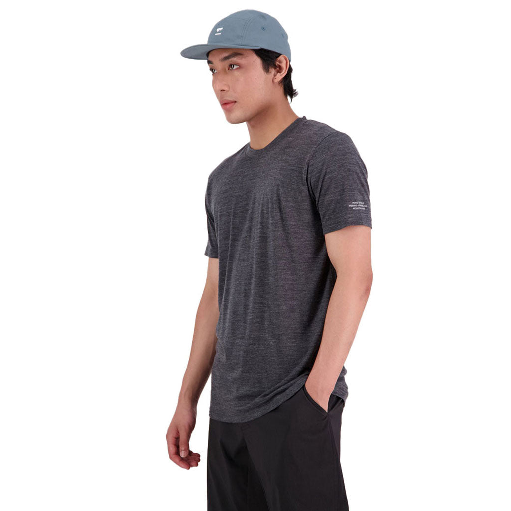 En T-Shirt, Zephyr Merino Cool i farven Smoke set fra venstre side