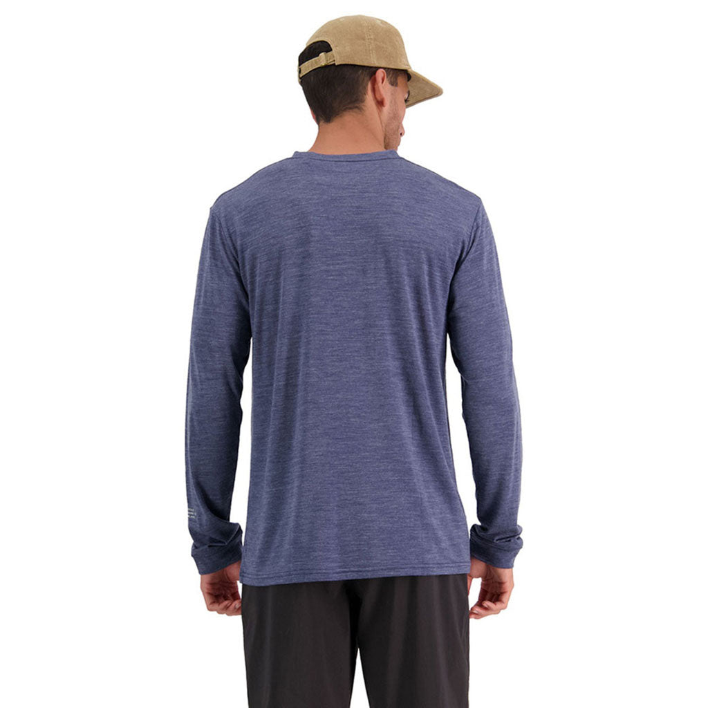 En T-Shirt, Zephyr Merino Cool LS i farven Midnight