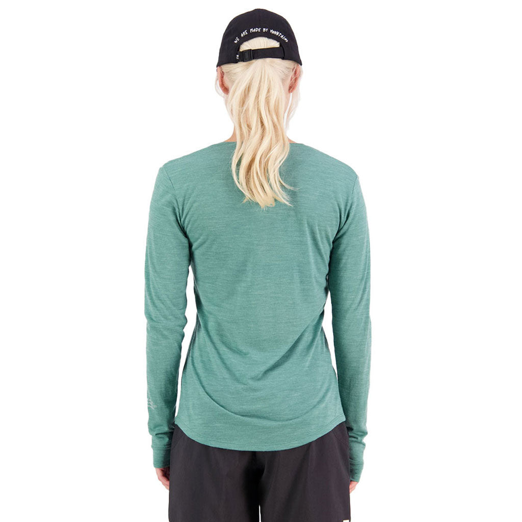 En Langærmet T-shirt, Zephyr Merino Cool LS i farven Smokey grøn set bagfra