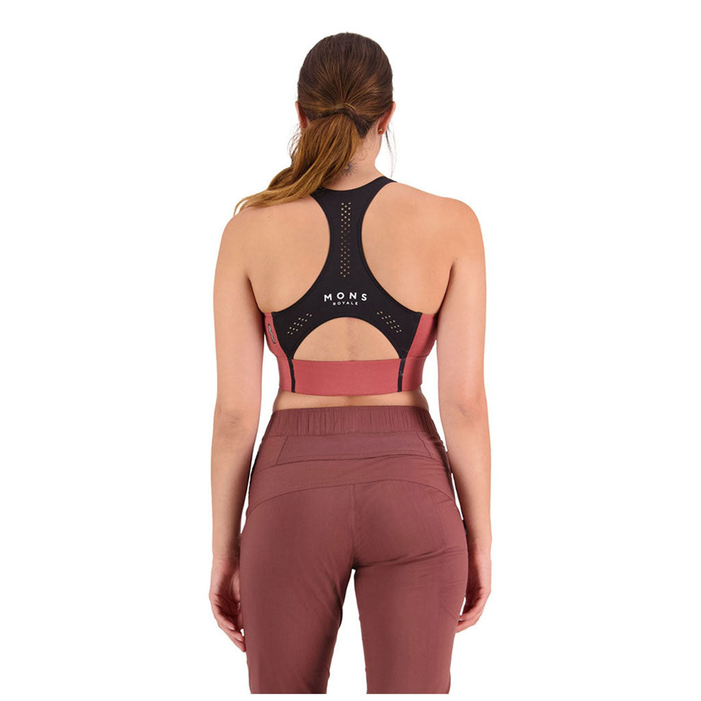 En Sport BH, Stratos Merino Shift i farven Terracotta set bagfra