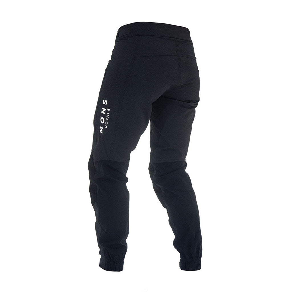 Momentum Bike Pants Shorts i farven sort set bagfra