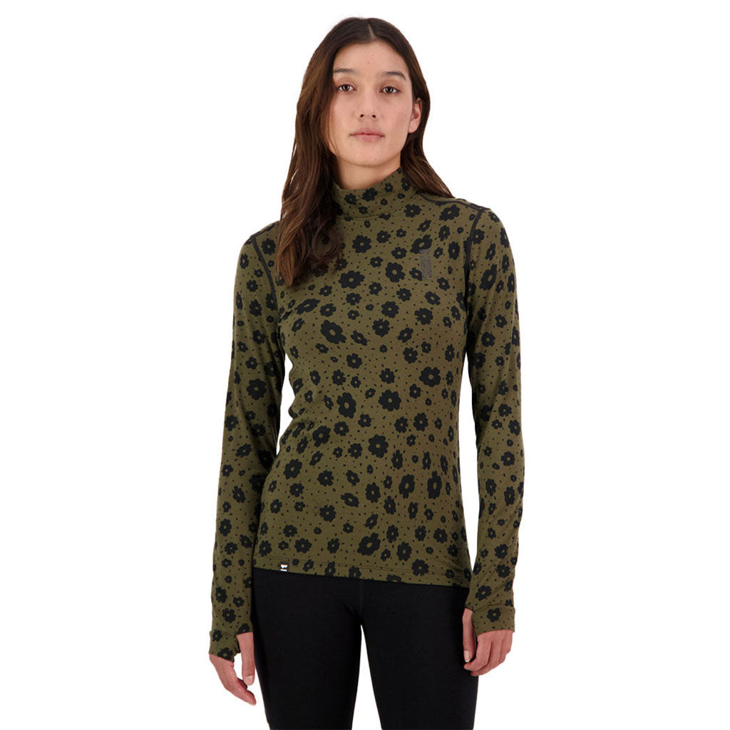 Skiundertøj, Cascade Merino Flex 200 Mock Neck LS i farven Aoraki Lily set forfra på model